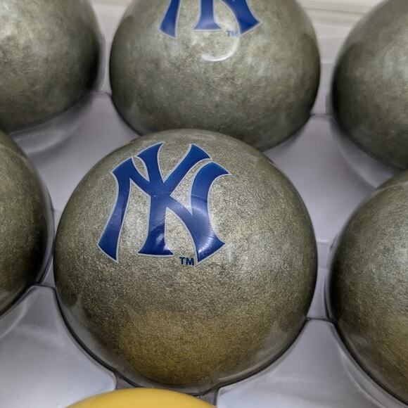 Official MLB New York Yankees Full Pool Retro Billiard Balls Set of 16 - Picture 3 of 7